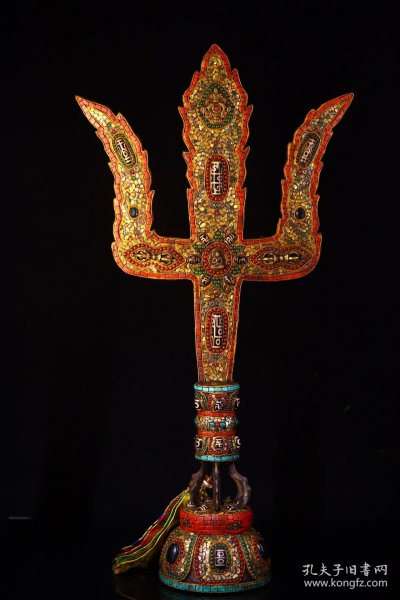 藏器回流天铁纯手工打造，錾刻镶嵌天珠，贝壳老，高59，宽31，重约2830克…………