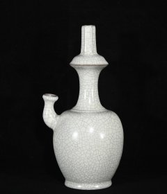 宋汝窑官款白釉净水瓶，高19.7×9.5厘米