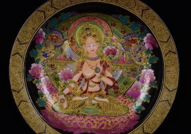 清雍正乌金釉珐琅彩描金唐卡人物盘子；3.8x43.3厘米