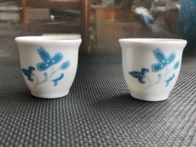 567醴陵窖 小酒杯/茶杯一对，60年代群力出品，五彩釉 大球泥 光泽度好（全品）