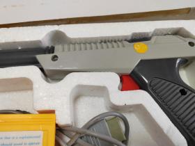 老游戏配件:16 in 1 超级黄金卡+枪型游戏手柄,原盒装,详情见图,按图发货