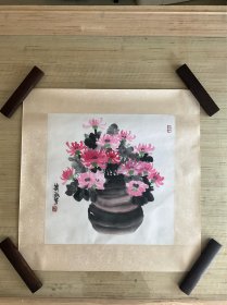 花绫镜心一副，作者不知道，画心尺寸：49x 49，整体尺寸：68x 68，包手绘不是印刷品。落款有损坏现状