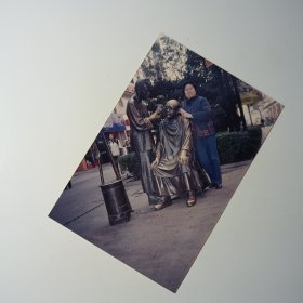 老照片-早年女子在长沙黄兴南路步行街留影（4）
