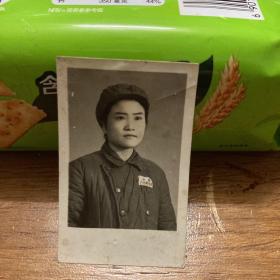 50年代人民解放军女战士的照片。