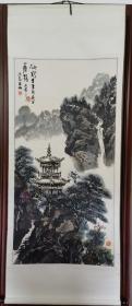 北京老画家，杨德山 ，著名山水画家。生于北京，幼年酷爱绘画、音乐，毕业于北京画院高研班。80年代得益于绘画大师何镜涵、官布、吴冠中、杨延文先生的指教。以大自然为师，追求神韵、意境、节奏和笔墨趣味。