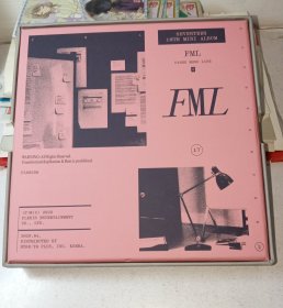 CD 【FML】粉色，附写真书88页，歌词本12页，尹净汉贴纸1款