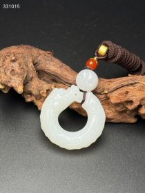 珍藏清代和田玉盘龙玉佩，龙行天下，招财纳福，造型精美