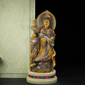 旧藏珍藏寿山石手工雕刻彩绘如意观音佛像摆件，观音佛像净长15.5厘米宽8.5厘米高38厘米，净重5515克，搭配布盒与底座，