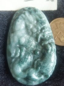 赔血本无归包a翡翠微瑕，1个天然大翡翠长约4.5mm