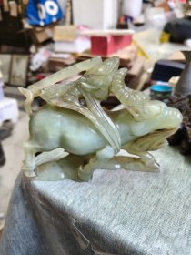 岫玉老摆件，玉质好，一斤多重