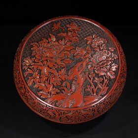 旧藏剔红漆器花开富贵图圆盒 直径30.5厘米高13厘米，重3311克