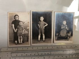 民国时期开道具车的儿童、母子合影等原版老照片三张