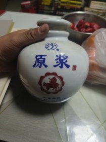 瓷 汾酒瓶一个（底款景德镇）