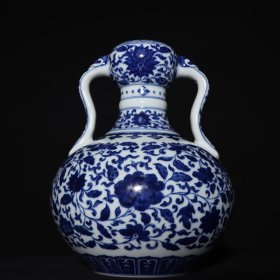 旧藏清代雍正青花缠枝双耳尊 尺寸高23.5cm.宽19cm