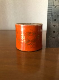 清代珊瑚红描金小罐（有瑕疵） 清晚期矾红罐 胭脂罐 浆糊罐