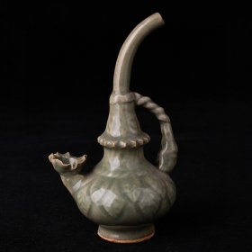宋龙泉窑竹叶青釉莲荷纹水烟袋