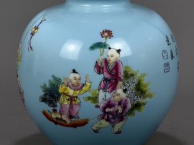 清乾隆珐琅彩婴戏图葫芦瓶 27/16
