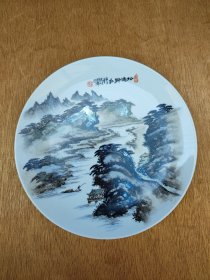 1987年手绘山水瓷盘，有款自查，2
