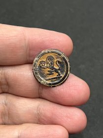 “狮球”铜纽扣