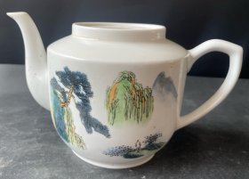 博山陶瓷厂烧制无限风光茶壶