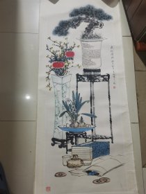 海派画家孔小瑜立轴“岁朝清供图”，古树古书，瓶花水仙，五色缤纷，功力非同寻常。