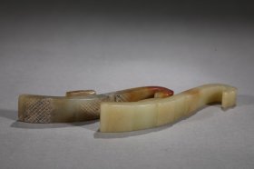 清 和田玉螭龙带钩一对