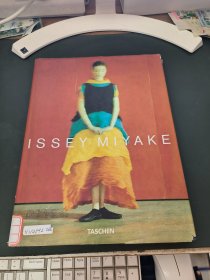 Issey Miyake 三宅一生 摄影画册