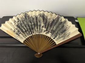 地皮户家出刘启儒大鹏展翅书画成扇51*19，放漏价208元，喜欢的[勾引][勾引][勾引]
刘启儒，1927年2月生，无锡市老年书画协会会员，获全国书画展金奖一次。