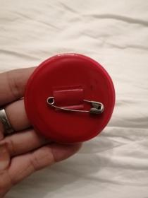 直径6厘米红皮像章