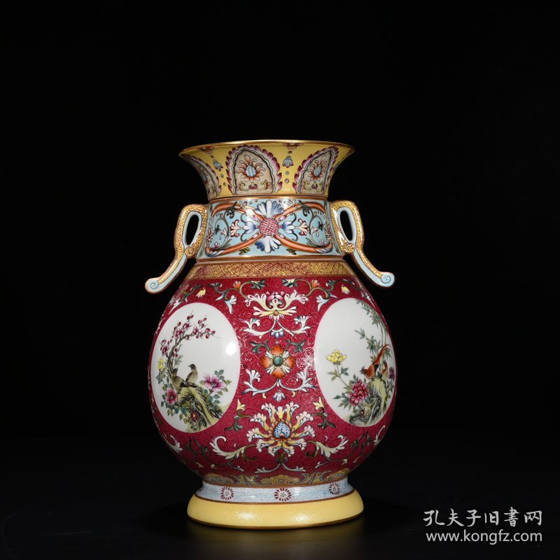 旧藏 清乾隆珐琅彩胭脂红轧道纹开窗四季花鸟纹转颈瓶 26.5*18厘米