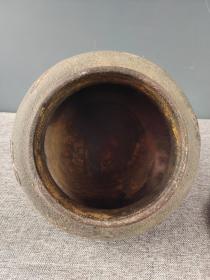 旧藏：汉白玉福字罐
规格：高15宽14cm
重量：2089克
简介：汉白玉福字罐，纯手工制作，制作精细，包浆自然，器型独特，品相完整