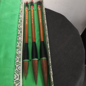 老毛笔（湖笔狼毫，三支合售）杆长18.5，出峰分别为:6.5厘米、5.5厘米、4.5厘米