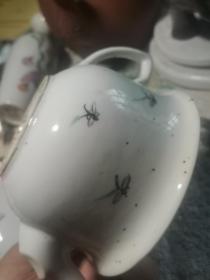 粉彩参壶一把！