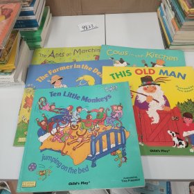 Cows in the Kitchen, Book with CD (Classic Books with Holes) 厨房里的牛儿们 英文原版【5本合售】