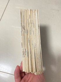 怀旧老汉语拼音汉字本2本，汉语拼音本2本，米老鼠作文本4本，唐老鸭作文本6本，小楷本4本，大楷本4本，其他五种各一本。全部空白未写划。（一共27本合售）