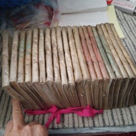卧龙生作品68：江湖路上觅知音上中下、快乐强盗上下、三清宝箓上中下、翡翠宫上下、再出江湖1～4册、情海遗珠上下、大侠一定赢上下、滇池怪客上下册等共8套20本合售。