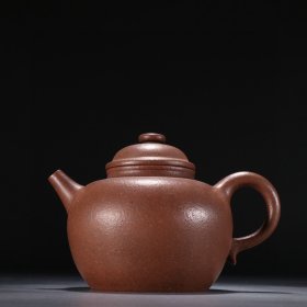 时大彬款 紫砂茶壶。 规格：高9.5cm 长13.8cm