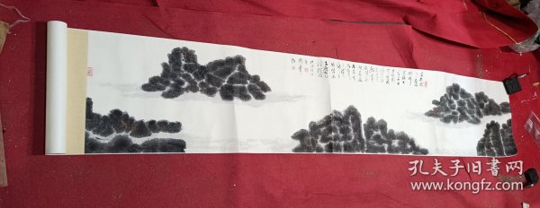 04g352/00名人字画.国画 上海著名画家 美术家 周灵一 山水长卷（手绘 画心尺寸约35*175CM）画尾处有缺肉