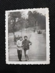 1970年代《老照片》长沙街道上青春少女