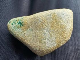 精品黄砂皮翡翠原石赌石，尺寸如图，重9.8斤。