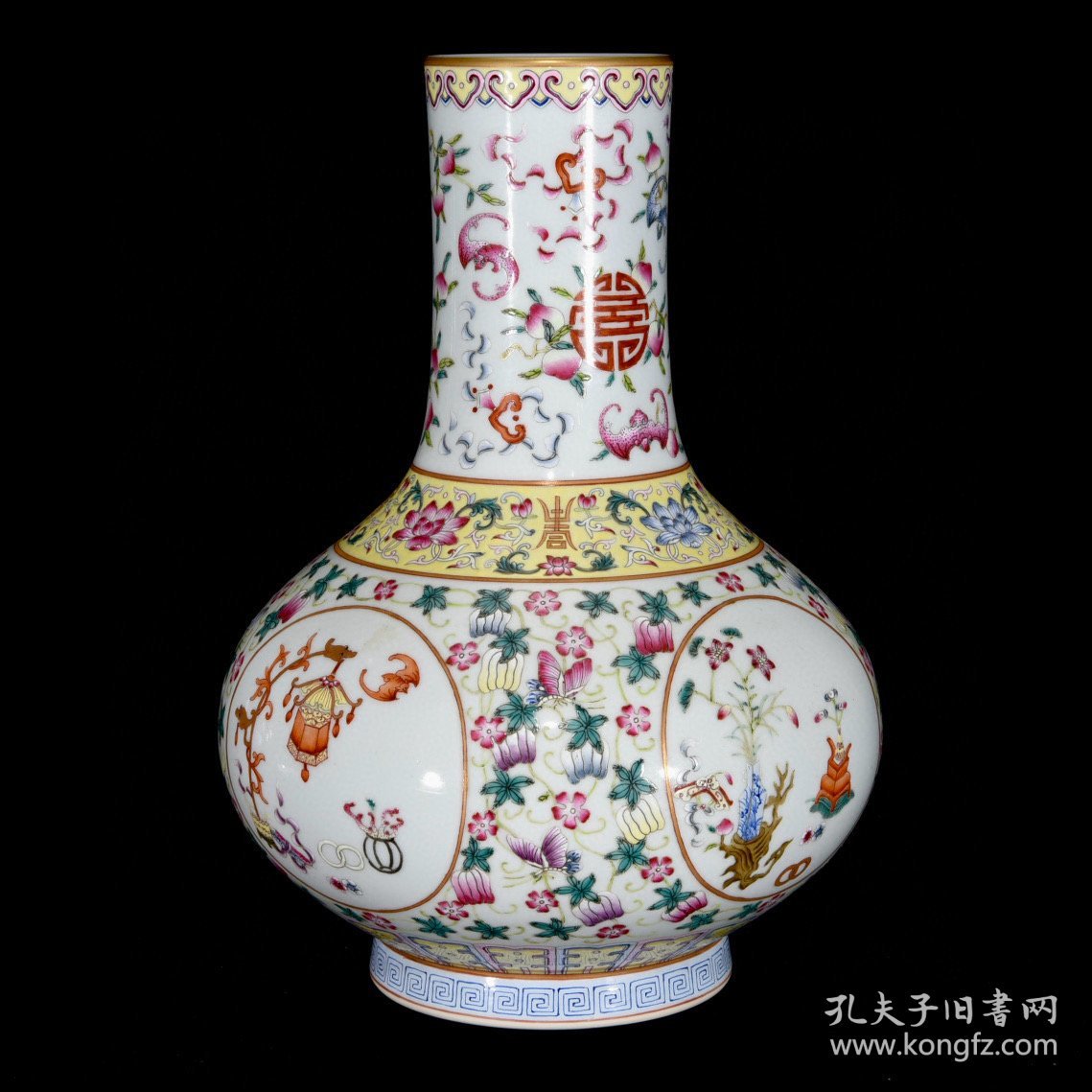 清乾隆粉彩吉祥如意纹瓶，30×22厘米