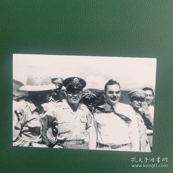 抗日名将，孙立人与友军   一张，15*10厘米照片，  非老照片！