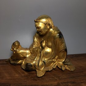 纯铜佛像，高13厘米，宽19厘米，重1250克，
