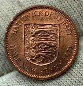 泽西岛1971首发年1/2便士 自然氧化 铜 17mm 按图发货 随机发一枚