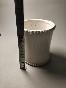 80年代，德化白瓷笔筒一只，开线