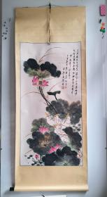 著名花鸟画家，北平画社、湖社画会创始人之一。1938年与金执中组织北平画社，当时名噪一时。【李端善 花鸟画作品一幅8平尺（李端善 画；于学龙 题诗）】原装裱立轴！保真出售！