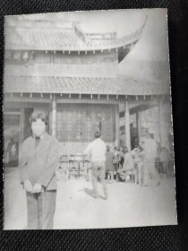 1970年代《老照片》精致的西服的烫发女子