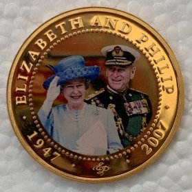 库克群岛2007年女王60年钻石婚1元精制彩色镀金克朗型纪念币 发行量5万 铜镍 38mm 氧化微磕碰 按图发货