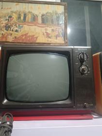 七八十年代，进口12寸黑白电视机，全品无磕碰！400元一台