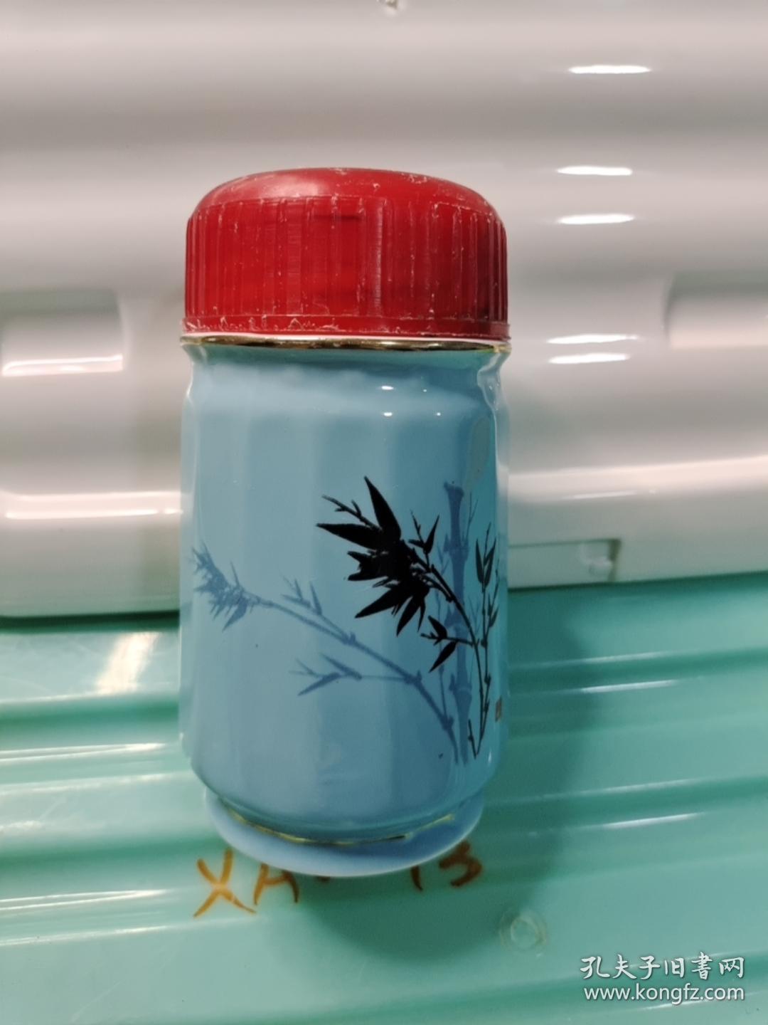 老瓷水杯一个：宣化二瓷